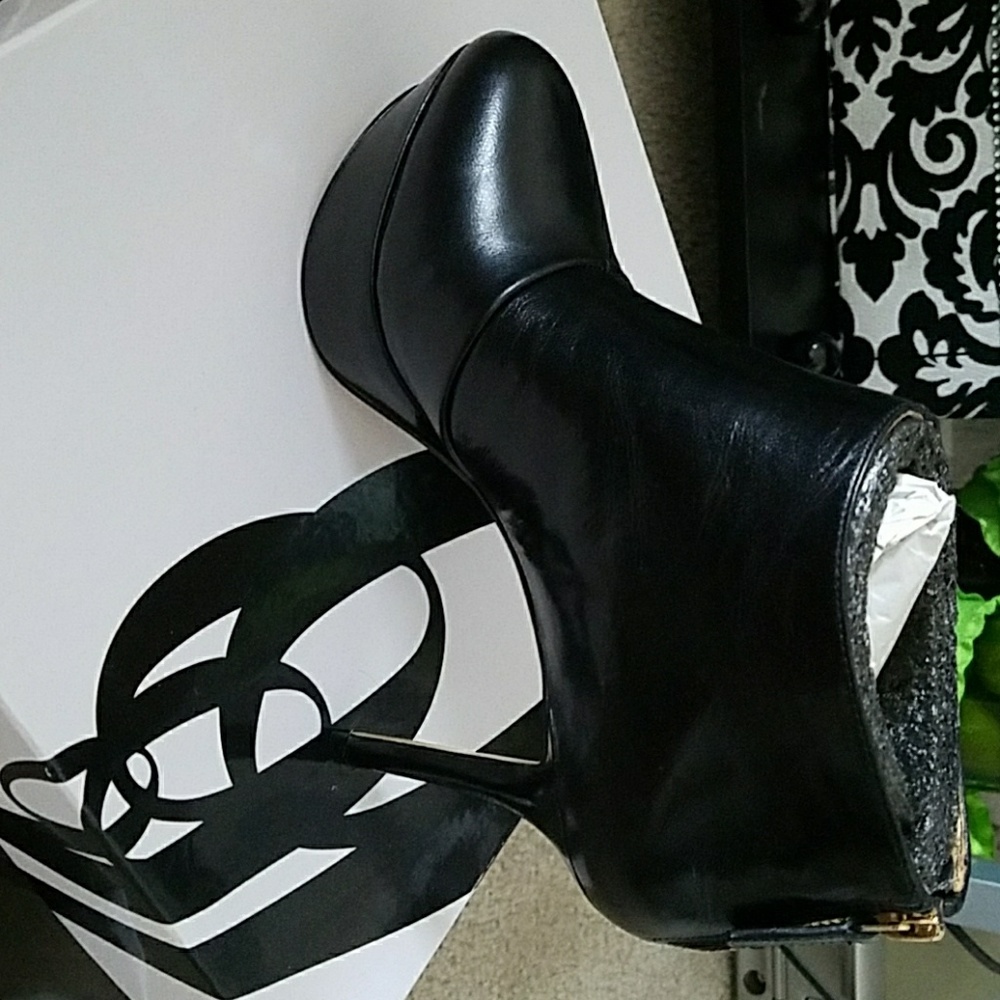 Like new Bootie/Shoes